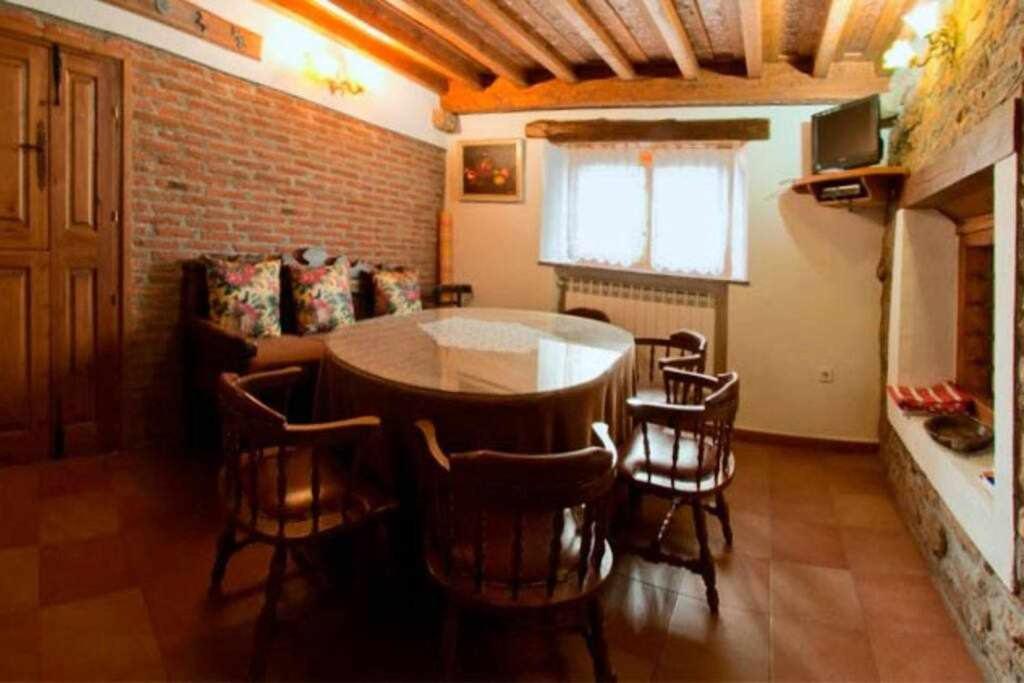 Casa Tia Modesta Es Una Calida Y Acogedora Casa Cabezas Bajas Экстерьер фото